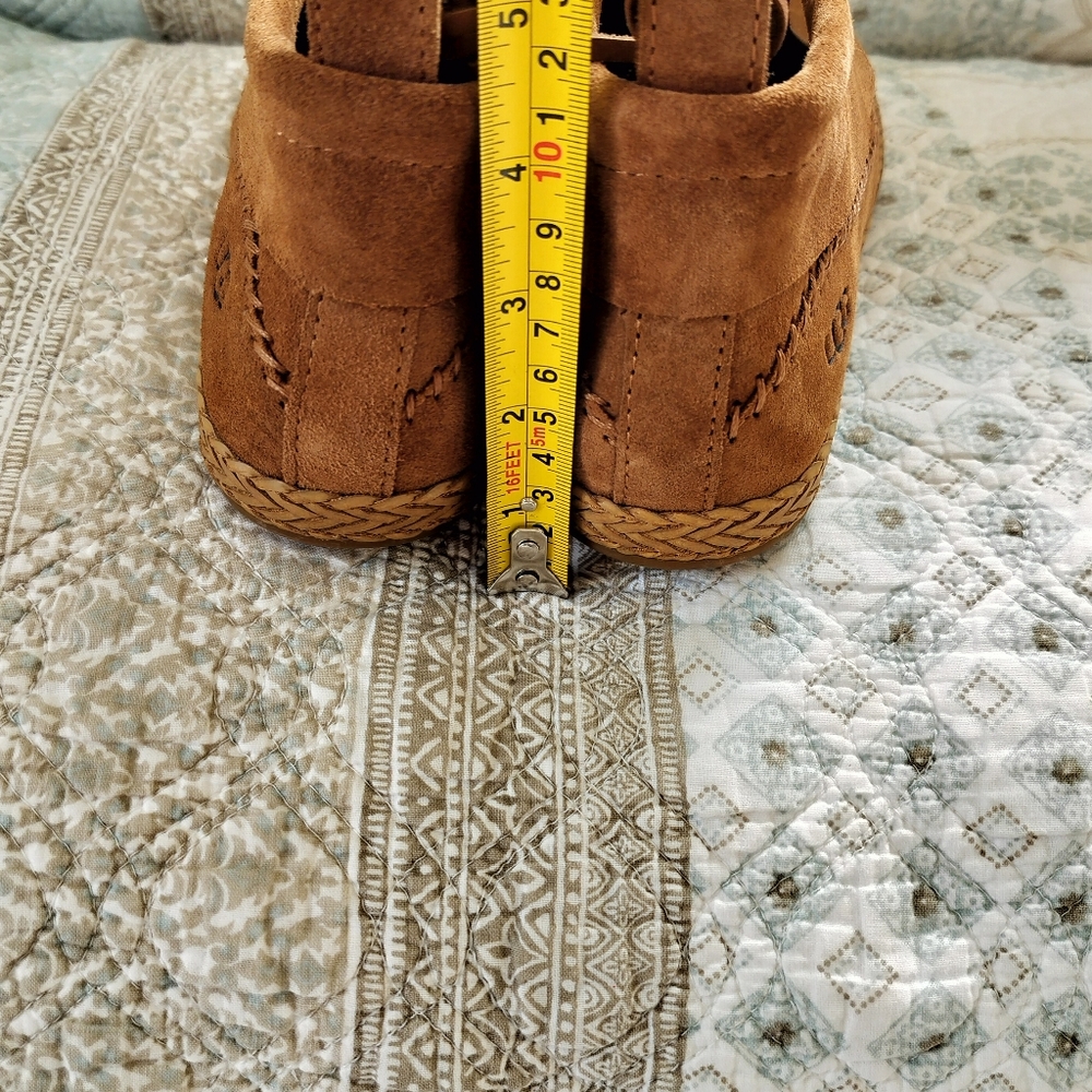 Ugg Women's Moccasin Slipper - Picture 7 of 9